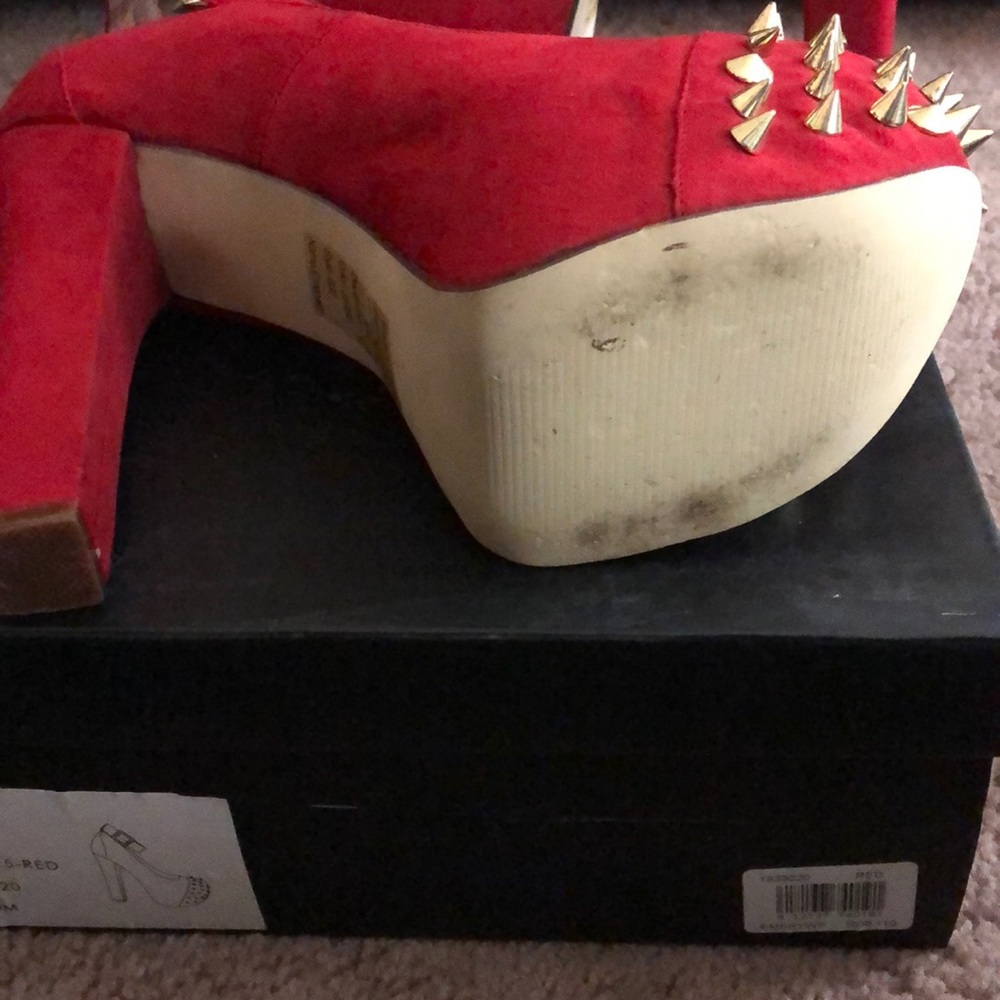 Heels - Picture 4 of 5